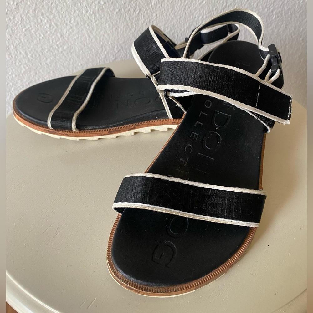 London Fog Shoes Sandals Women’s 8. Comfortable with a classic clean look.